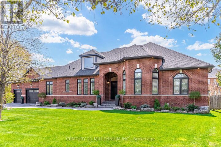 Property Photo:  15 Bimmer Place  ON L7A 1J4 