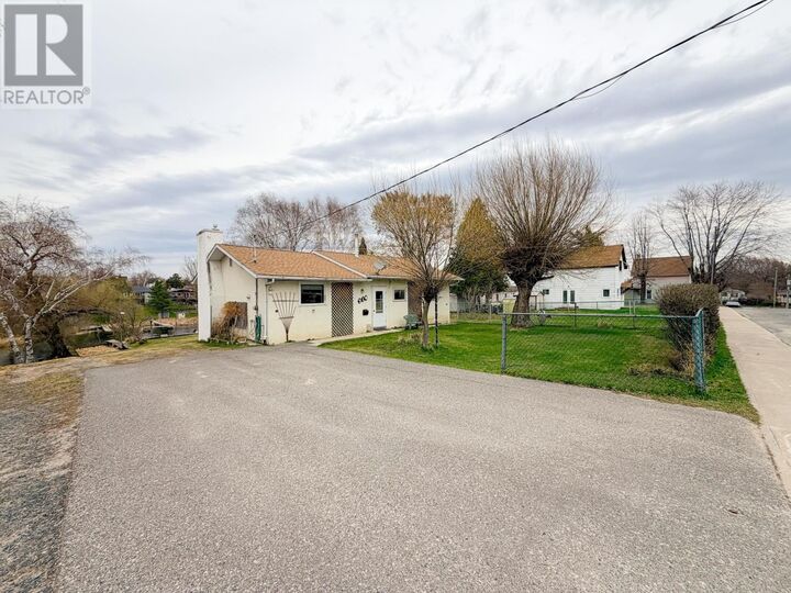 Property Photo: 714 River Drive ON P9N 1J6