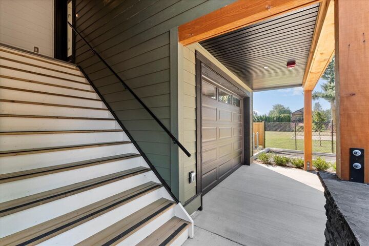 Property Photo: 46106 Riverside Drive 7 BC V2P 3K9