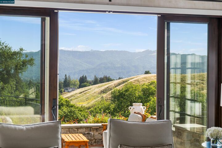 Property Photo:  298 Barrington Ln  CA 94507 