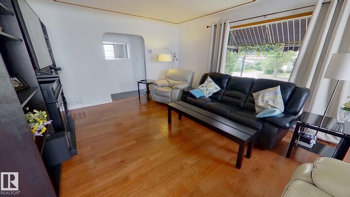 Property Photo: 13908 117 Avenue NW AB T5M 3J4