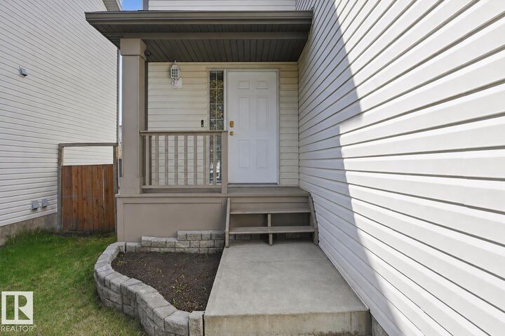 Property Photo:  4831 147 Avenue NW  AB T5Y 2X2 