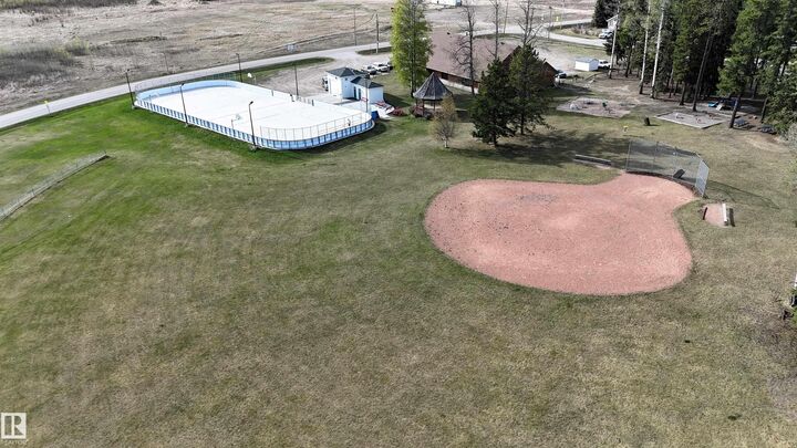 Property Photo:  7126 4A Ave  AB T7E 1N3 