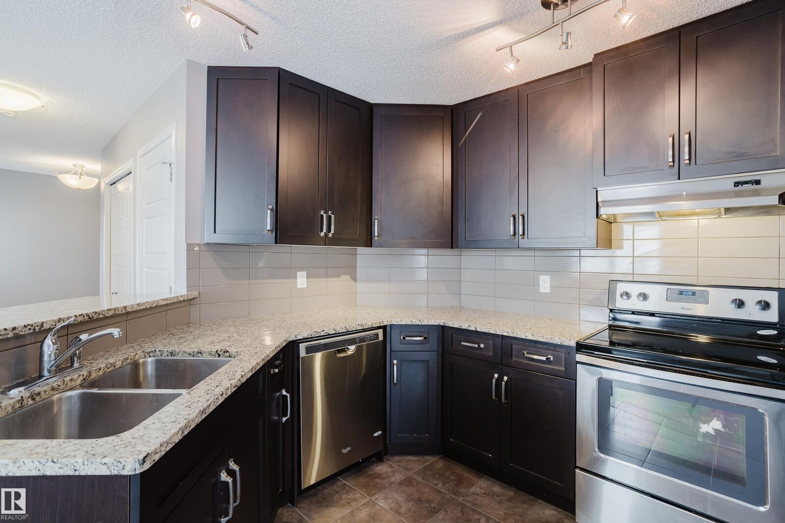 Property Photo:  14009 164 Avenue NW  AB T6V 0K6 