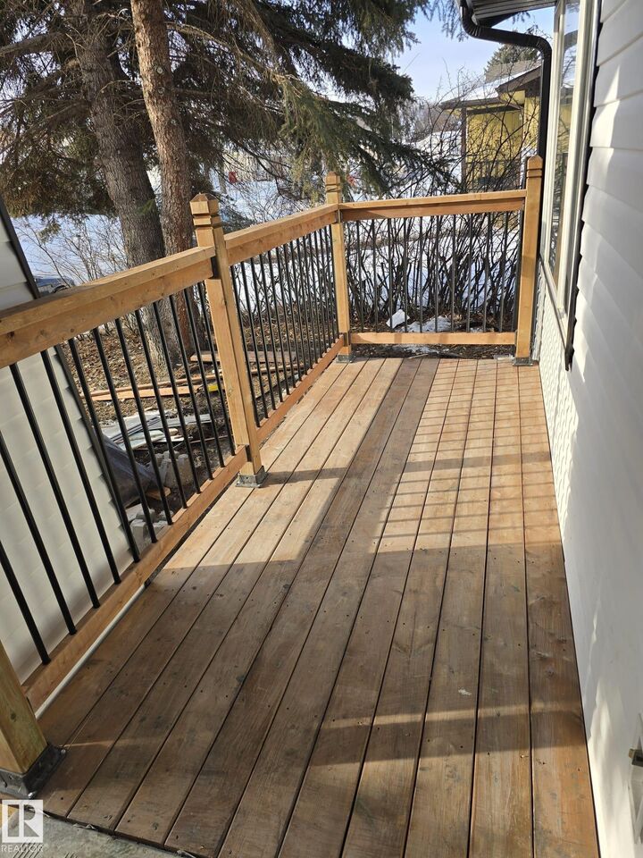 Property Photo:  11628 151 Avenue NW  AB T5X 1C6 