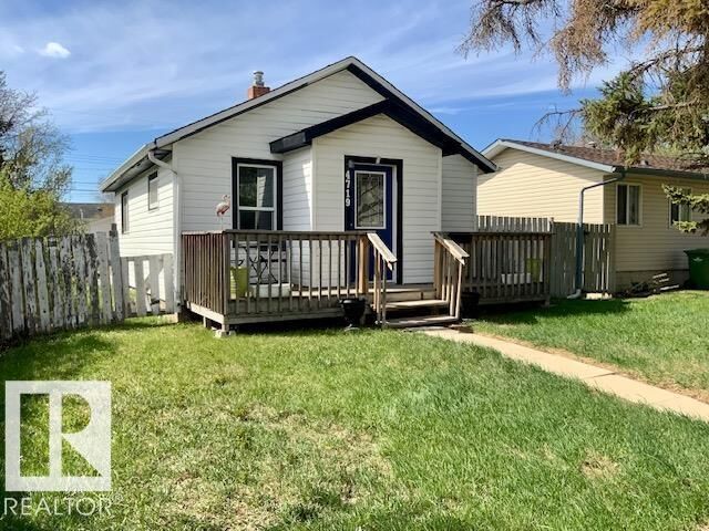 Property Photo:  4719 57 Avenue  AB T9A 1B4 
