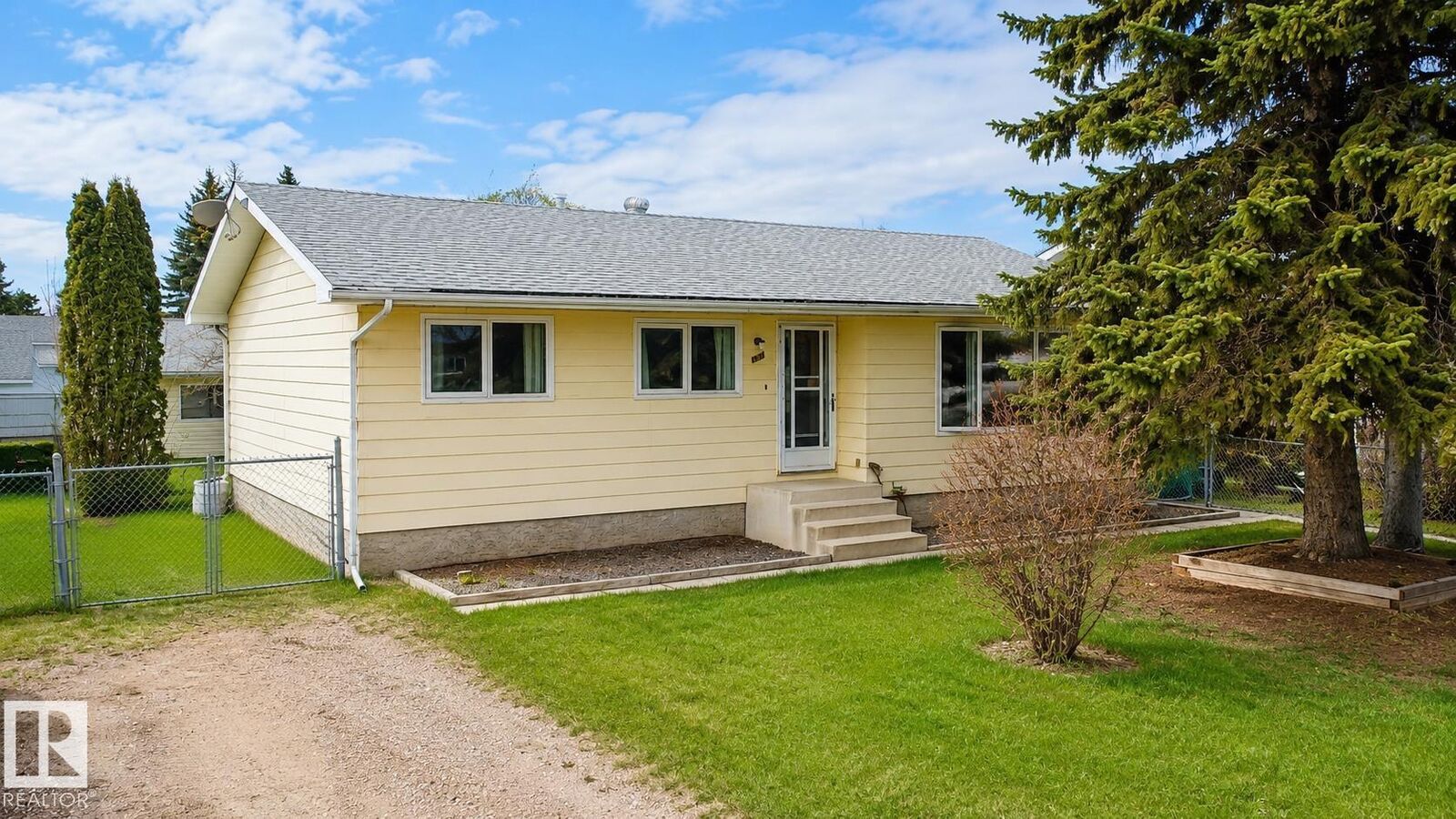 Property Photo:  4108 47 Street  AB T9N 1P7 