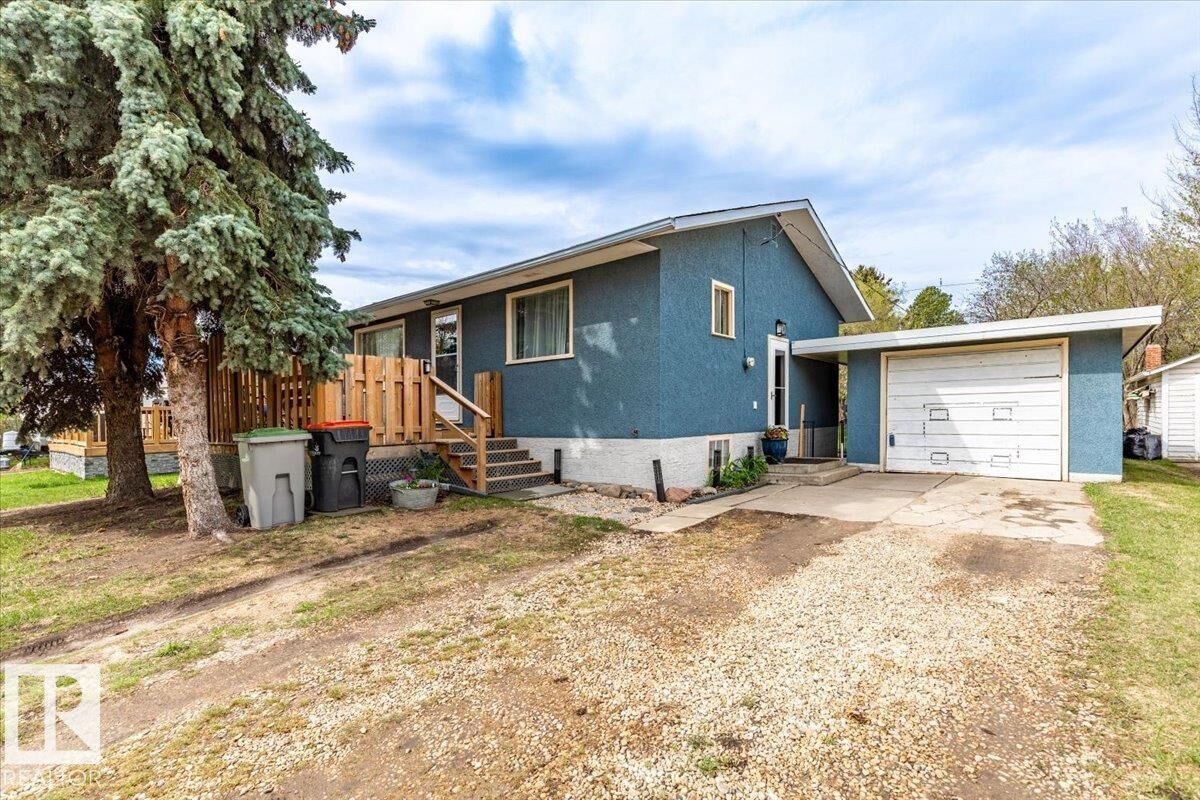 Property Photo:  4704 51 Street  AB T0C 2P0 