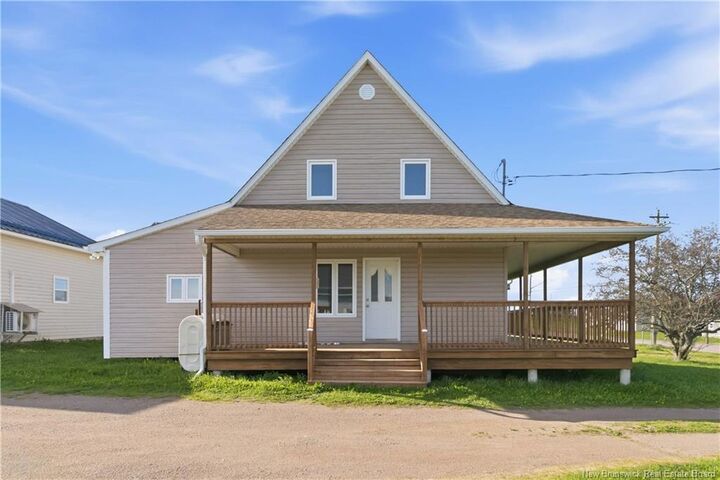 Property Photo:  380 Rue Centrale Street  NB E4K 3S5 