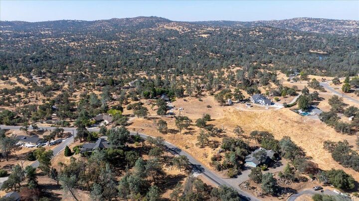 Property Photo:  0 Crystal Cave Circle  CA 93614 