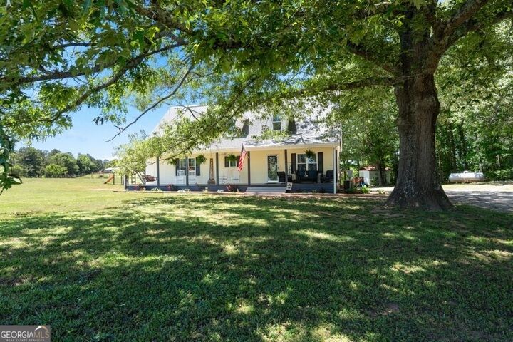 Property Photo:  405 Little Circle  GA 30176 