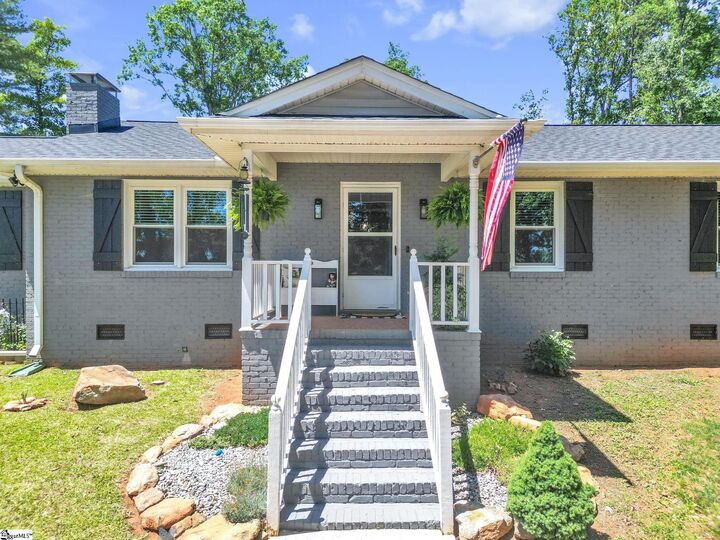Property Photo:  425 Hannon Road  SC 29349 