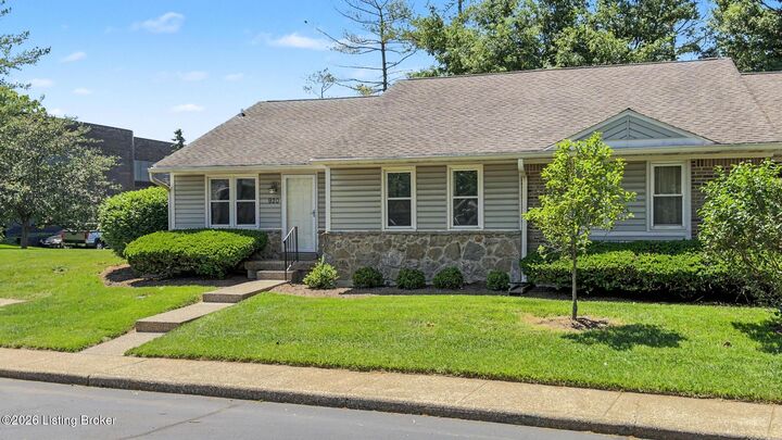 Property Photo: 920 Loveall Ln KY 40223