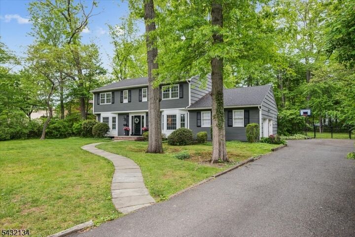 Property Photo:  5 Blanchet Ct  NJ 07932 