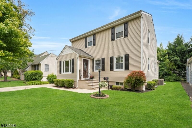 Property Photo:  15 Oak Pl  NJ 07506 
