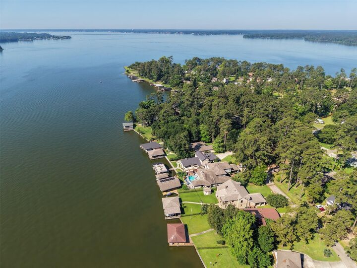 Property Photo: 15920 Malibu E TX 77318