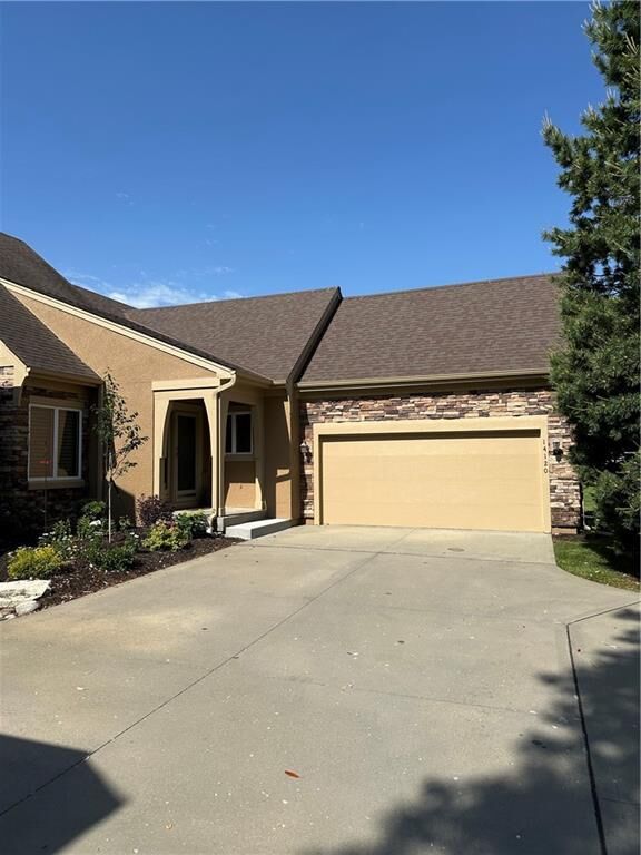 Property Photo:  14120 S Summit Street  KS 66062 