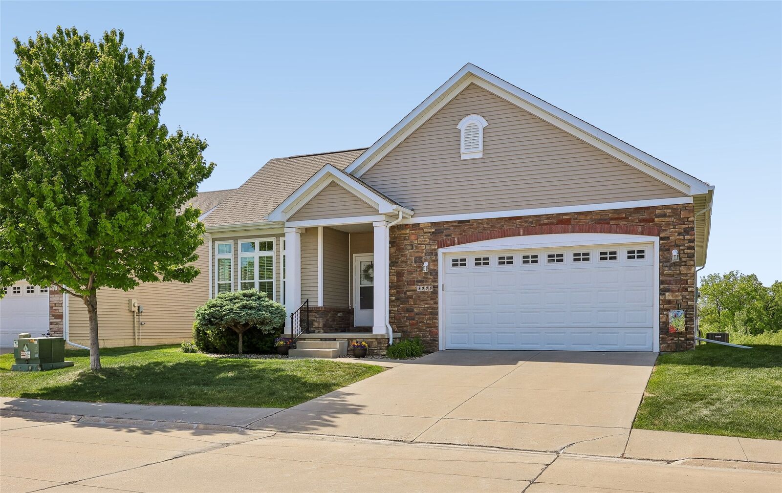 Property Photo:  3008 SW Westview Lane  IA 50023 