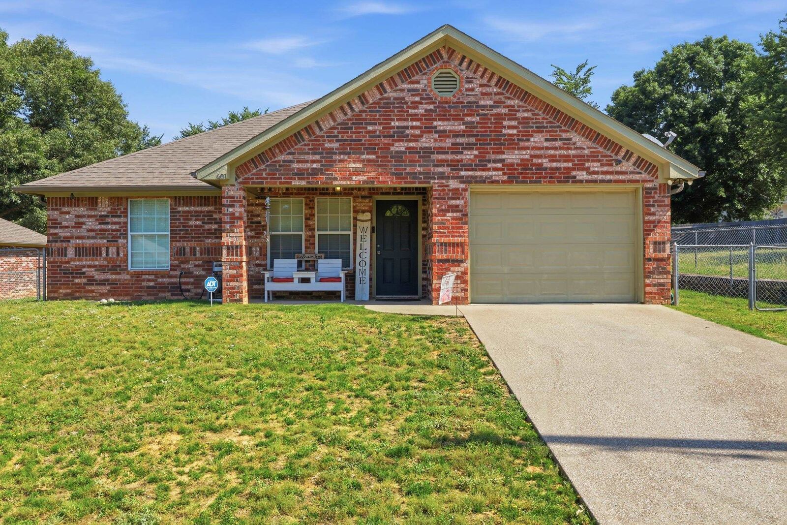 Property Photo:  401 Crosby  TX 75771 