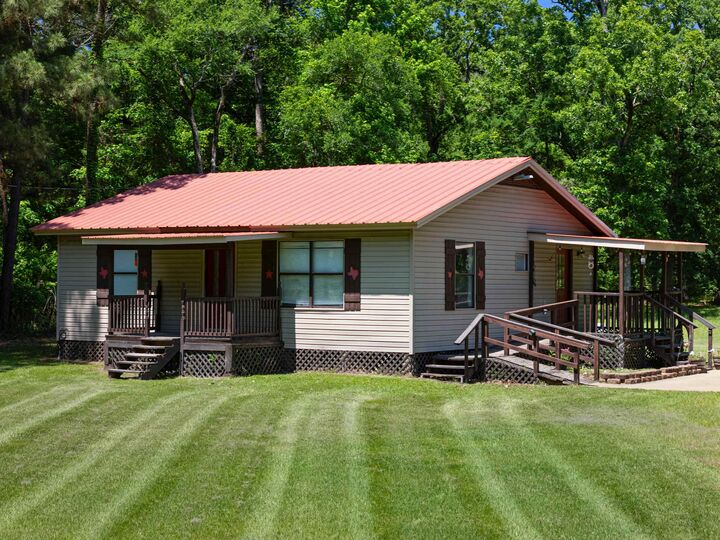 Property Photo:  1219 County Road 3222  TX 75657 