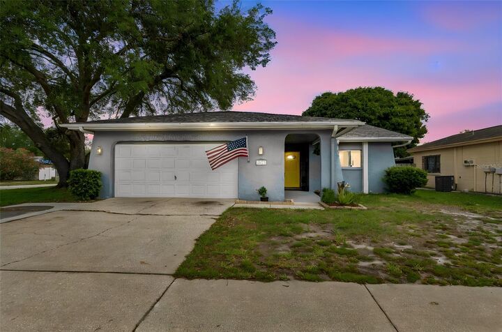Property Photo: 4733 Ridge Point Drive FL 33624