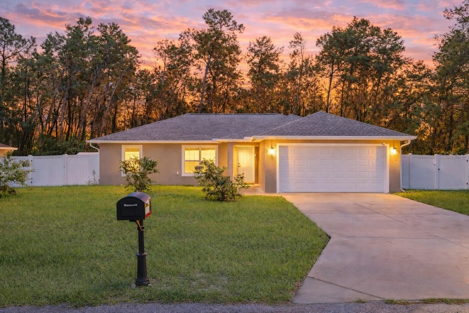 Property Photo:  17112 SW 44th Circle  FL 34473 