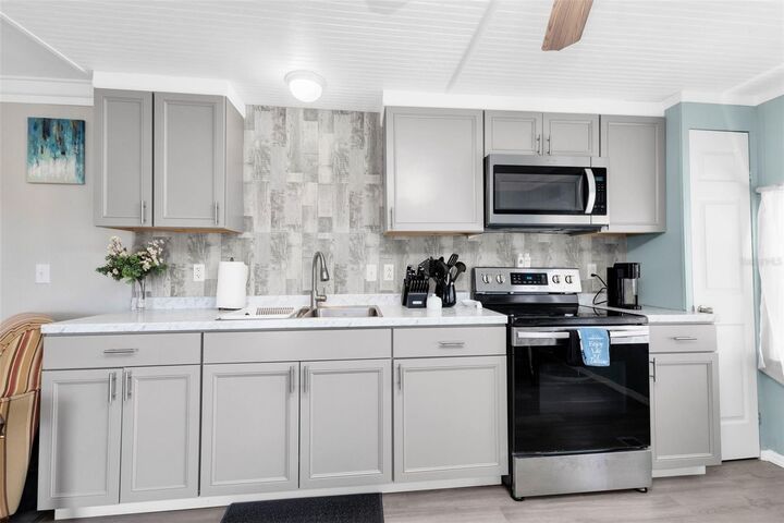 Property Photo:  6835 Anapa Court  FL 34287 