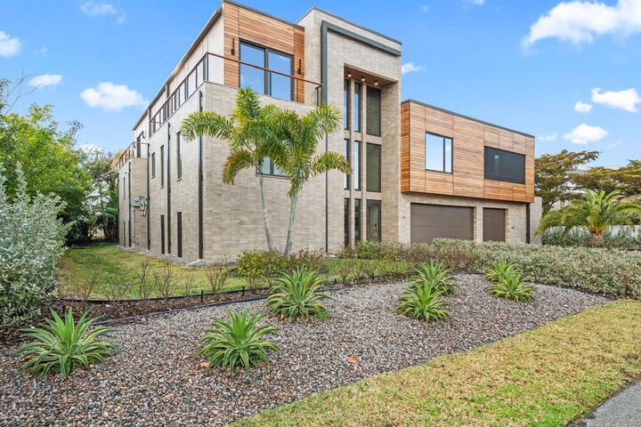 Property Photo:  2945 Pyrula Drive  FL 34228 