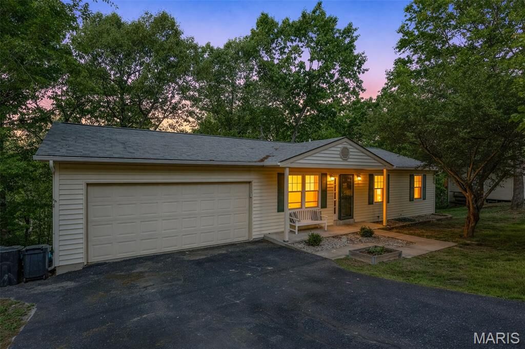 Property Photo: 6009 Jennifer Lane MO 63051
