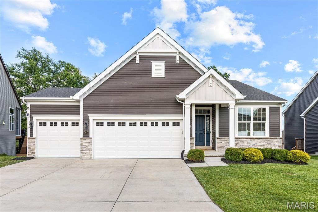 Property Photo:  711 Tinsley Court  MO 63304 