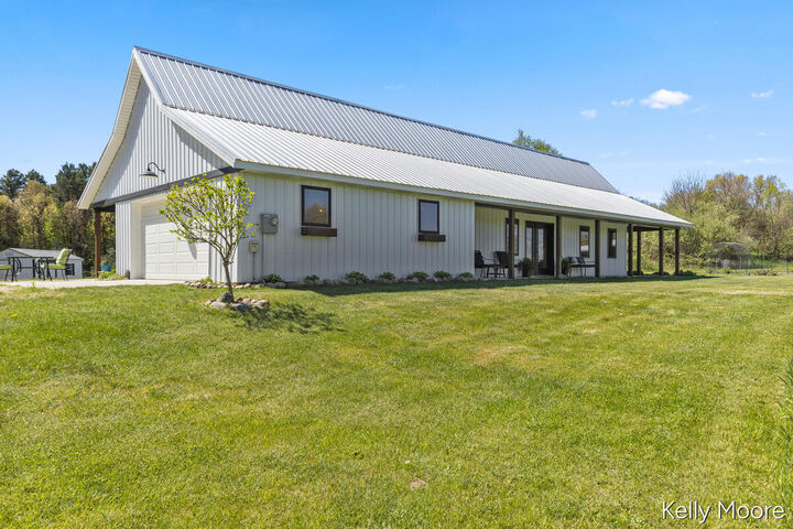 Property Photo:  11117 W Snows Lake Road  MI 48838 