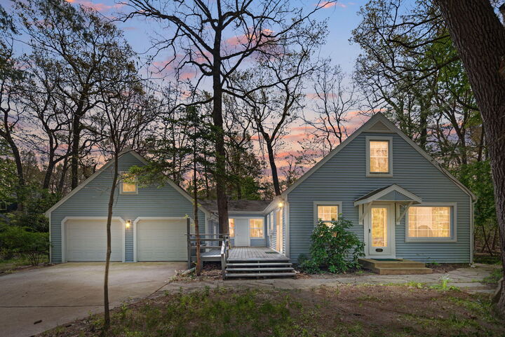 Property Photo:  4175 Creek Drive  MI 49117 