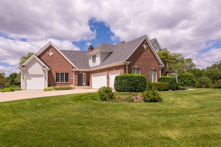 Property Photo:  4N918 West Woods Drive  IL 60175 