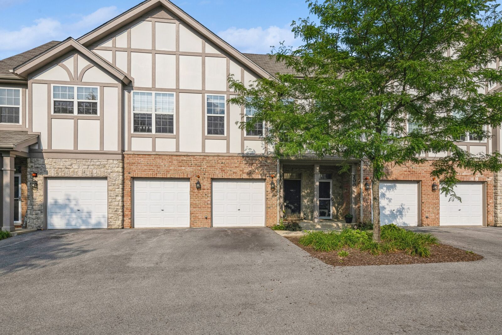 Property Photo:  250 Rosehall Drive 260  IL 60047 