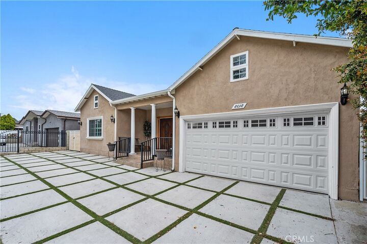 Property Photo: 8018 Matilija CA 91402