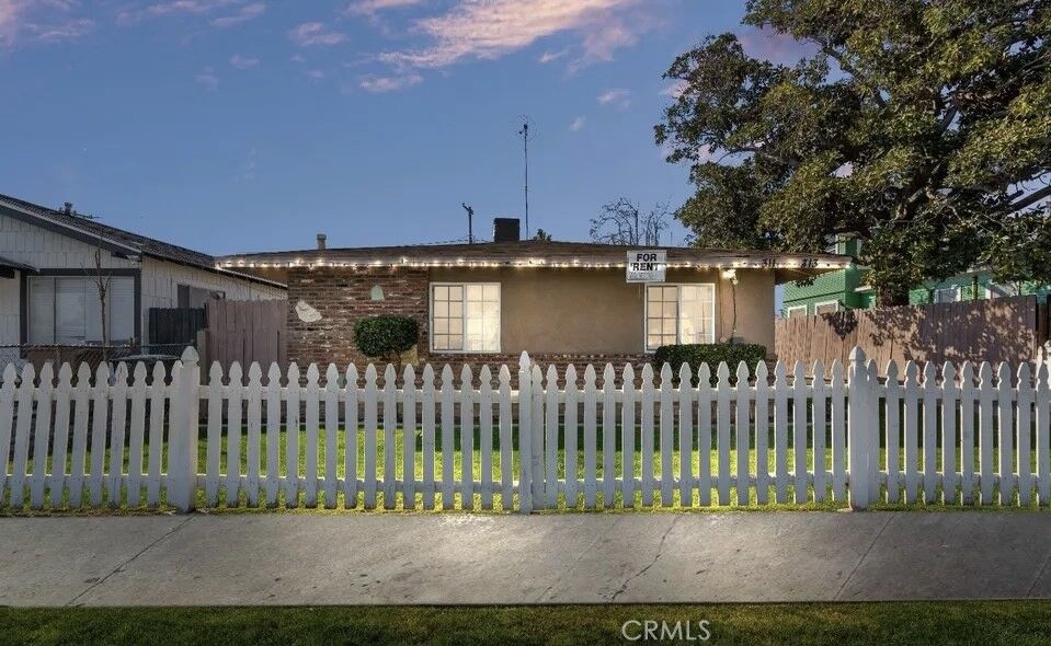 Property Photo:  313 F  CA 93304 