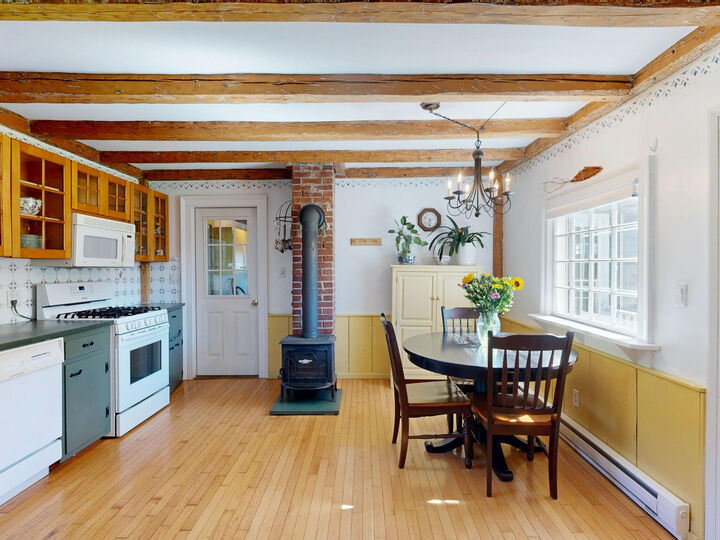 Property Photo:  95 Pleasant Point Road  ME 04563 