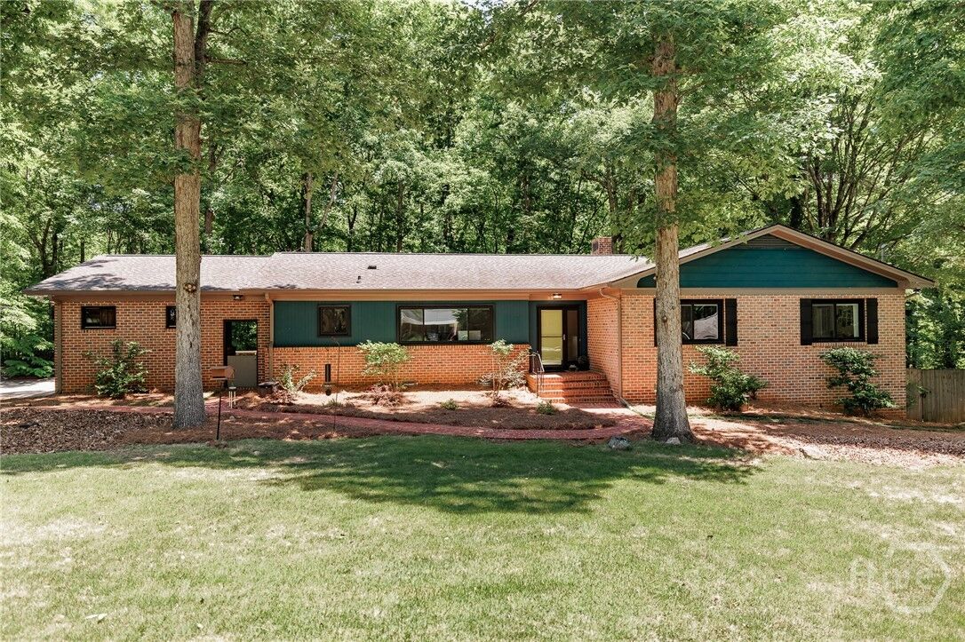 Property Photo: 145 Pendleton Drive GA 30606