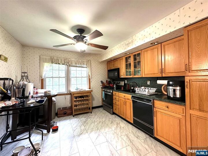 Property Photo:  252 Wierimus Road  NJ 07642 