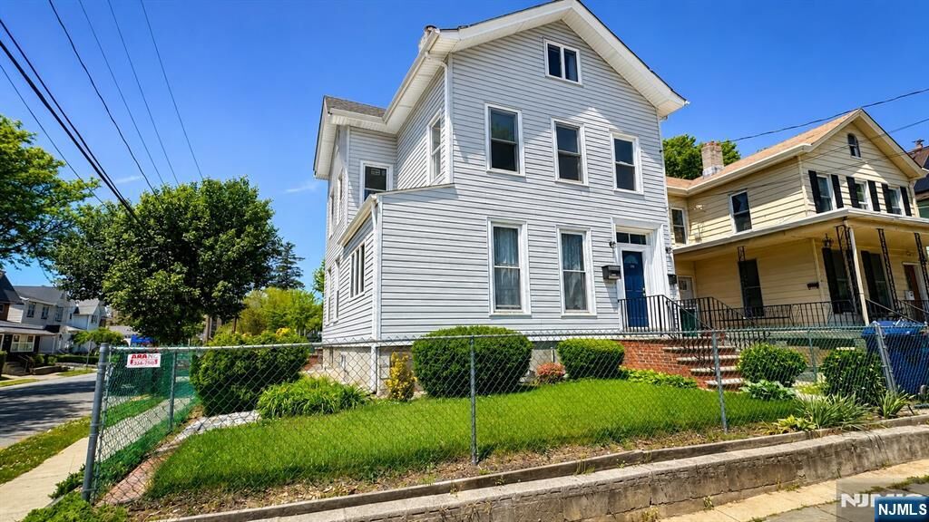 Property Photo:  129 Union Street  NJ 07601 