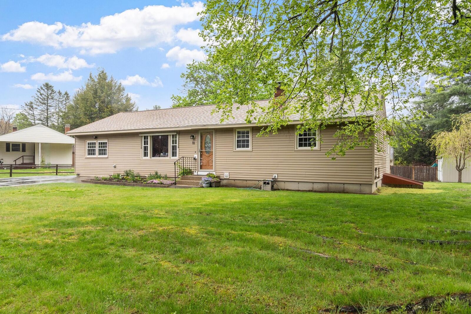 Property Photo:  18 Iceland Circle  NH 03431 