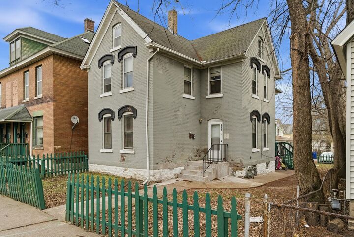 Property Photo:  684 Virginia Street  MN 55103 