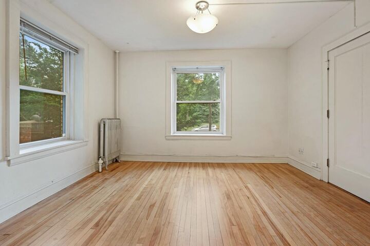 Property Photo:  1401 Willow Street 2  MN 55403 