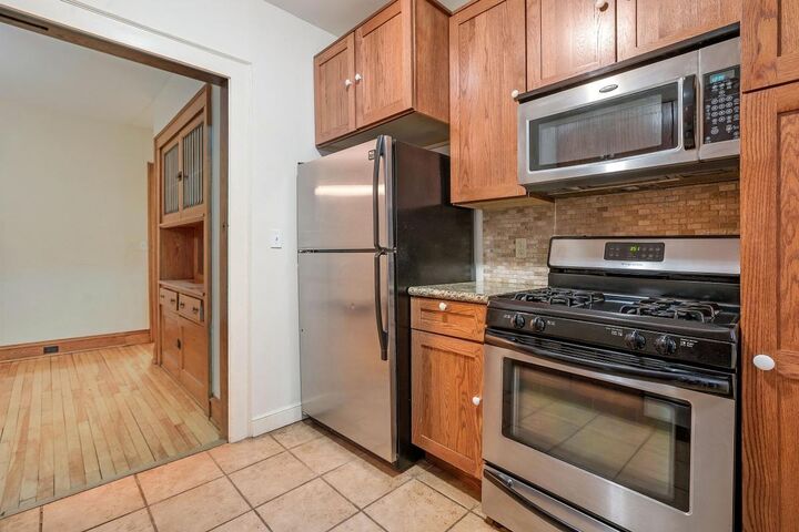 Property Photo:  1401 Willow Street 2  MN 55403 