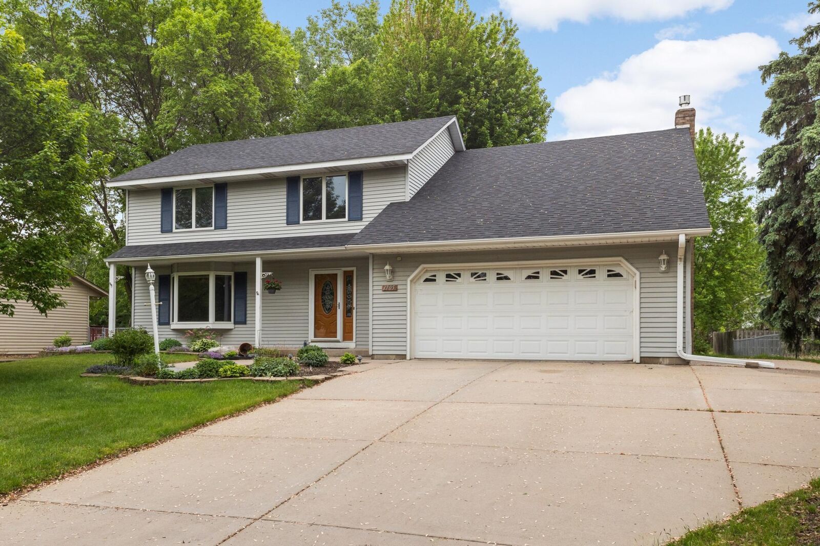 Property Photo:  1705 James Court  MN 55337 