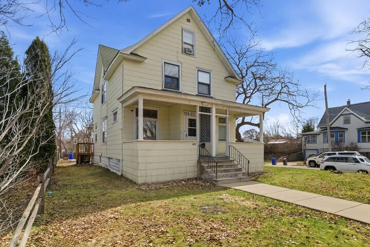 Property Photo:  572 Ottawa Avenue  MN 55107 
