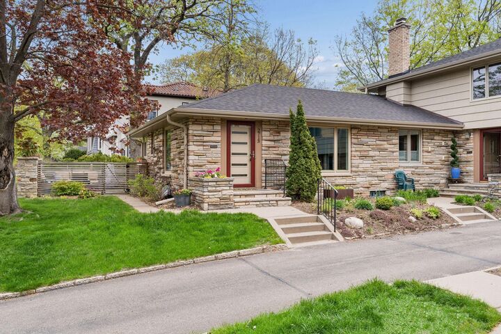 Property Photo:  2713 W 28th Street W  MN 55416 