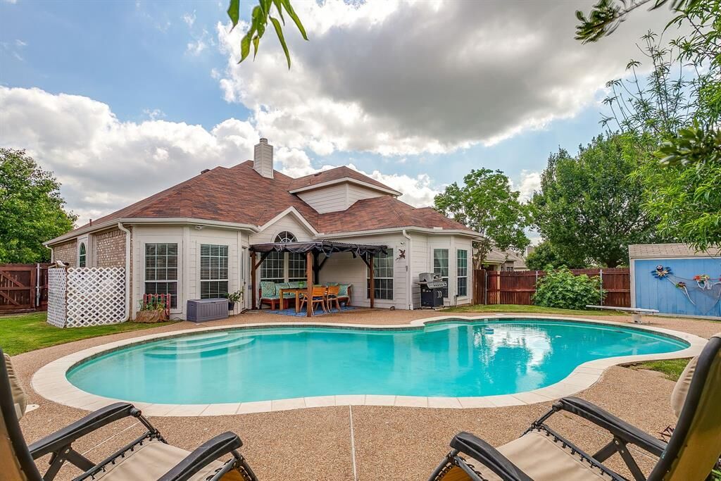 Property Photo:  5424 Meadow Valley Drive  TX 76123 
