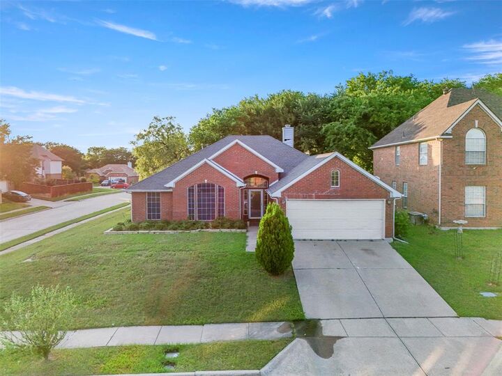 Property Photo: 8343 Crystalwood Drive TX 75249
