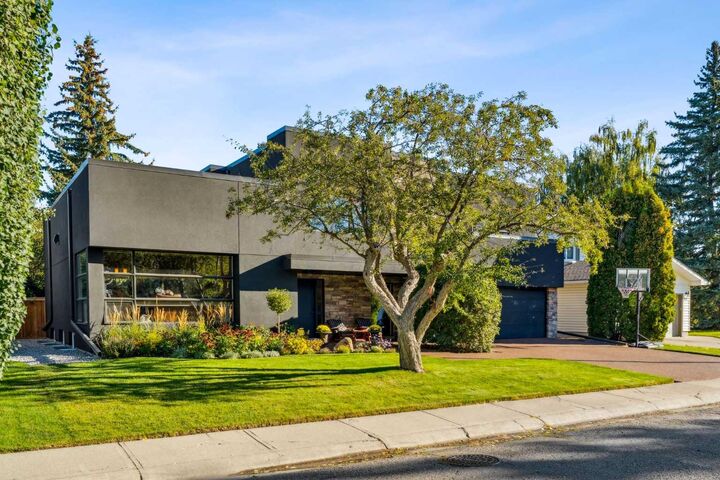 Property Photo:  640 Willoughby Crescent SE  AB T2J 2A1 